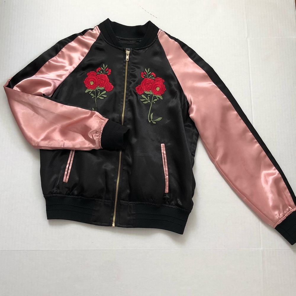 NWOT Forever21 Sateen Embroidered Bomber Jacket